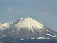 くっきり雪山