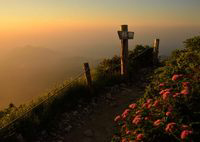 夕暮れの登山道