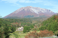 南壁と西山麓との真ん中