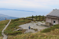 大山頂上避難小屋と弓ヶ浜