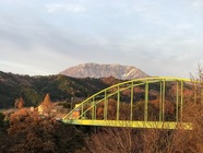 夕焼けに染まる初冬の大山