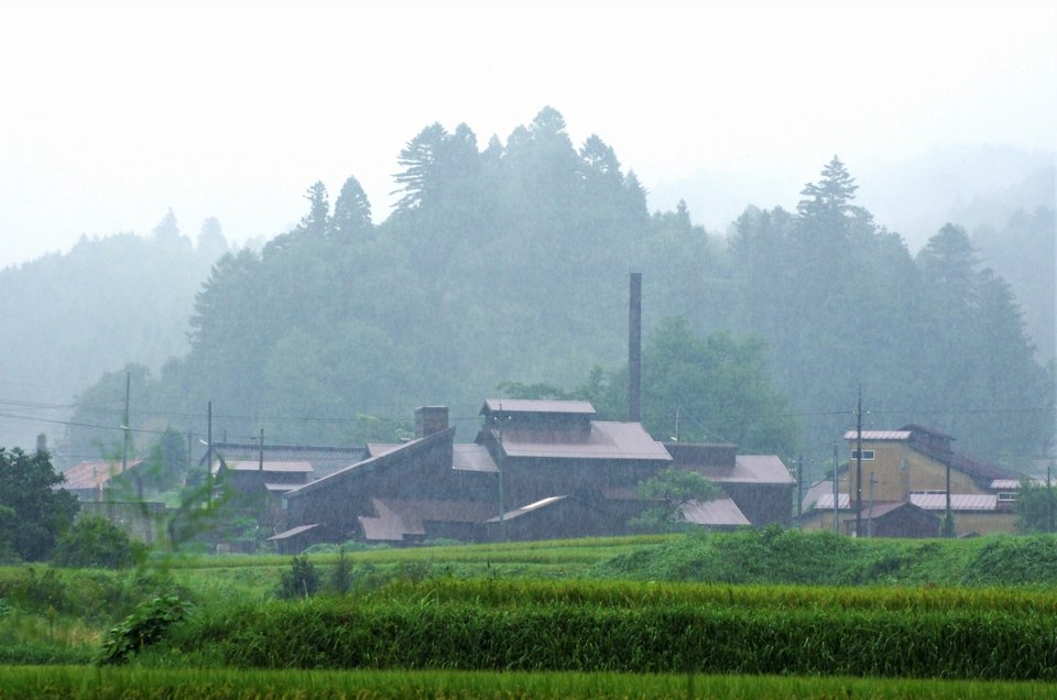 4_雨の日刀保たたら.jpg