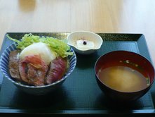 大山宝牛ステーキ丼